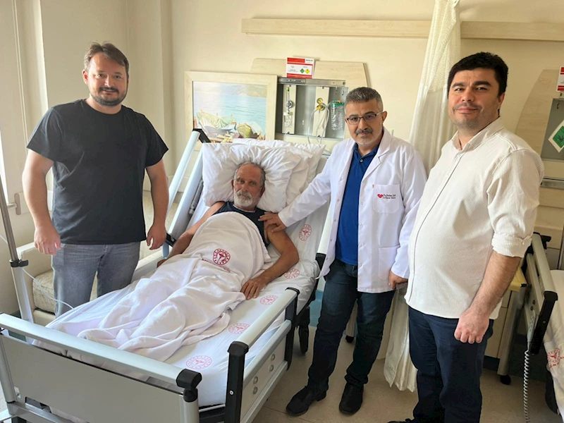 Beyin kanaması geçiren hasta, kaşından açılan kesiden yapılan ameliyatla sağlığına kavuştu