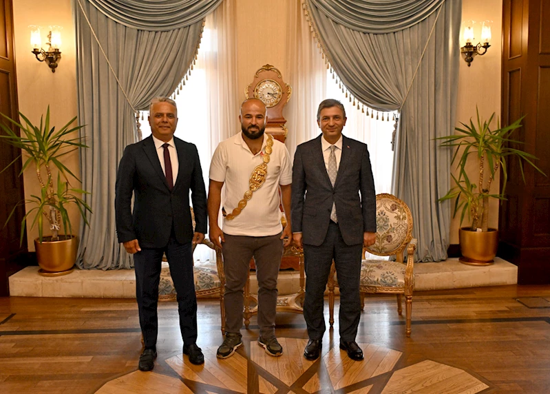 Kırkpınar Başpehlivanı Orhan Okulu, Vali Şahin