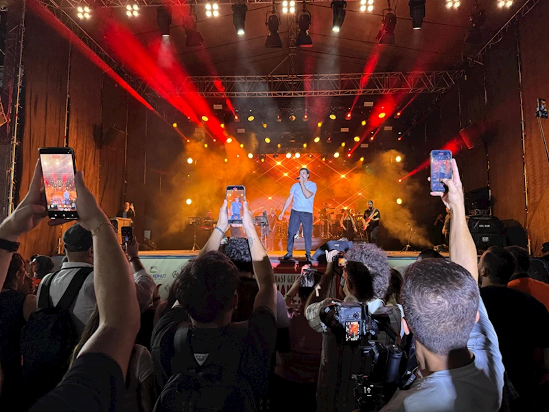 Kahramanmaraş Uluslararası Geleneksel Ağustos Fuarı, Bayhan konseriyle devam etti