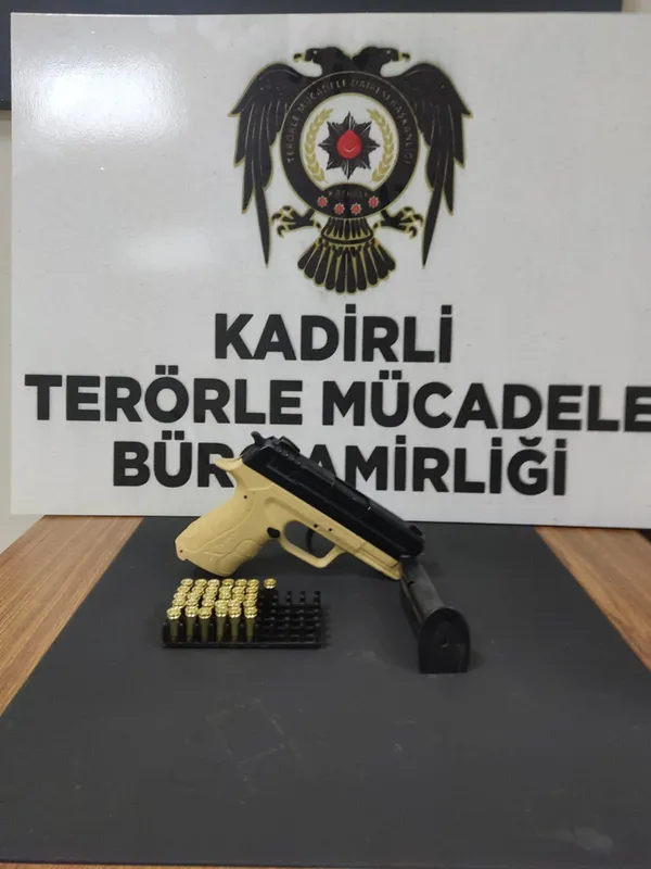 Kadirli ilçesinde asayiş uygulamalarında gözaltına alınan 5 şüpheli tutuklandı