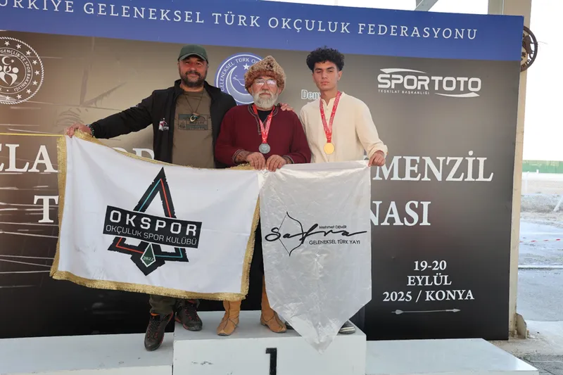 Adanalı geleneksel okçu Konya