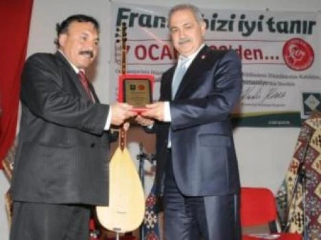 Kara, ?Önemli Bir Halk Ozanımızı Kaybetmenin Üzüntüsünü Yaşıyoruz?