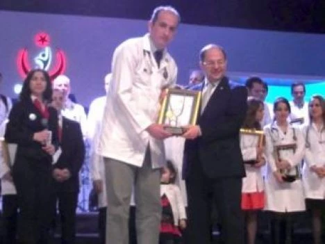 Düziçili doktor yılın hekimi oldu?