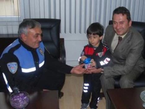 Emniyet Müdürünü duygulandıran destek?