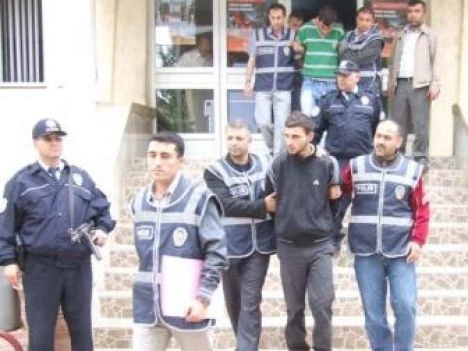 Düziçi`nde İki petrolü soyan üç kişi tutuklandı