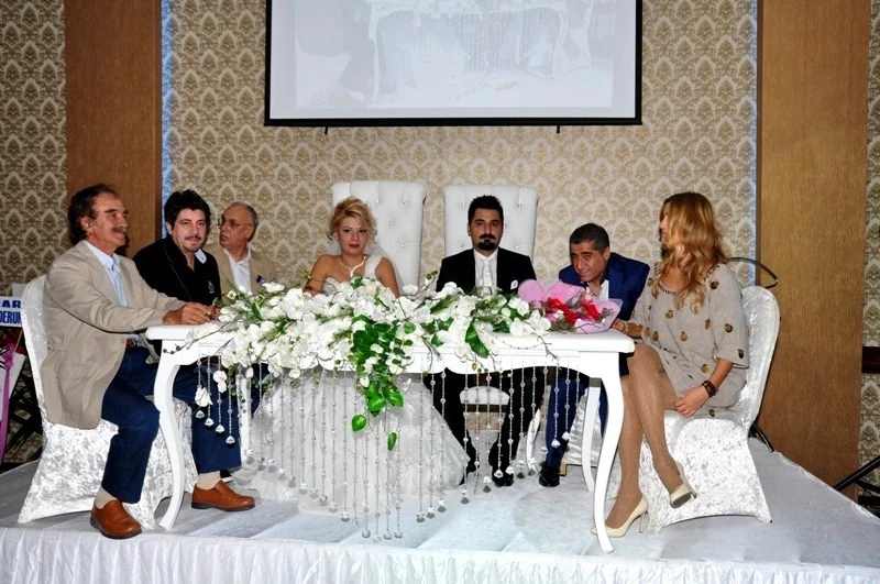 Ünlüler Osmaniye`deki düğünde buluştu