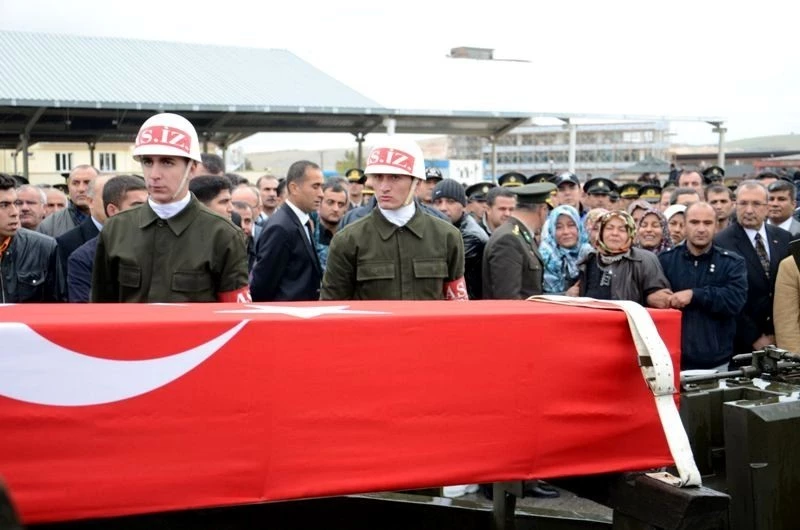 Şehit Serkan Perişan dualarla son yolculuğuna uğurlandı