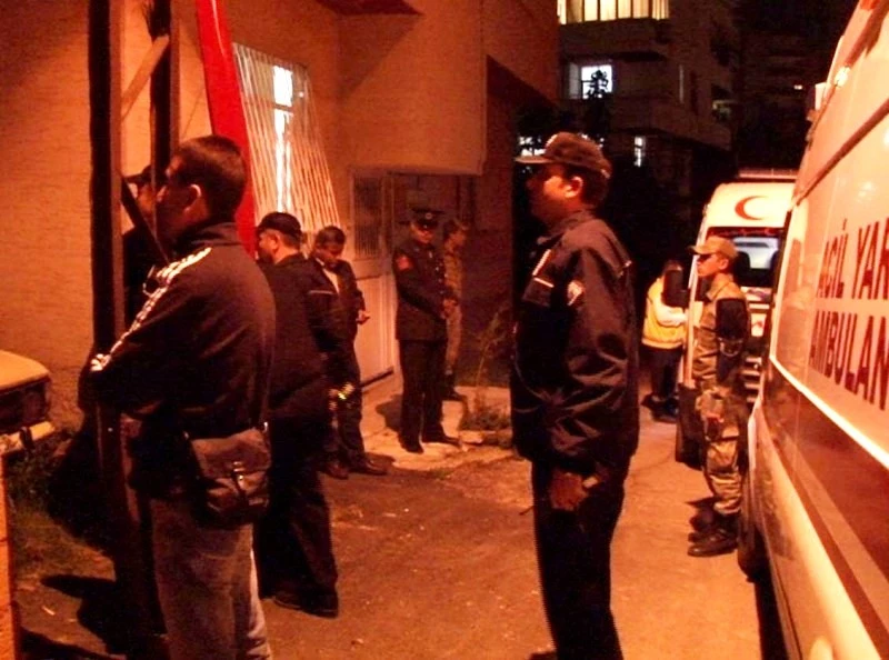 Şehit Çavuş?un kara haberi Adana?daki babaevine ulaştı