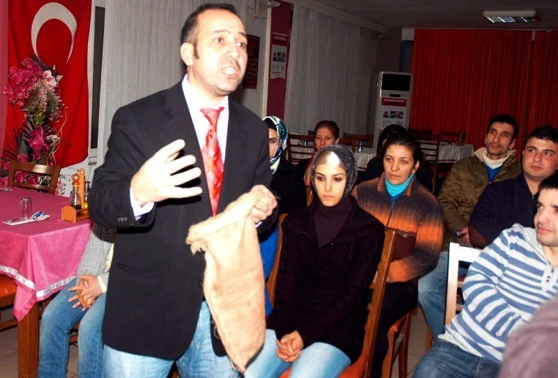 Kura ile işten atılma olayına tepki