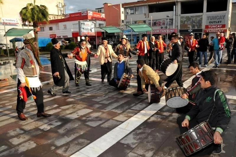 Çeteler Kurtuluş Coşkusuna Ortak Oluyorlar