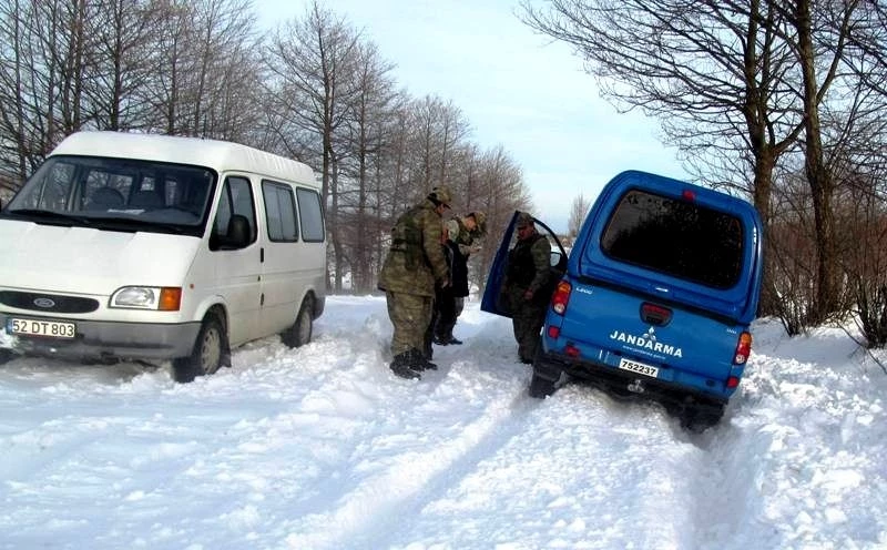 Tipi yolların kapanmasına neden oldu