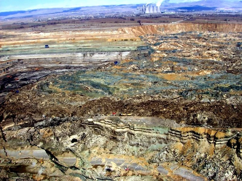 İki yıldır toprak altındalar