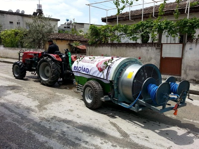 Erzin`e Peygamber Efendimiz`i anmak için gül suyu sıkıldı