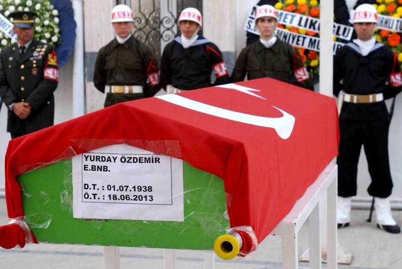 Vali Güvenç?in kayınpederi, İskenderun`da toprağa verildi