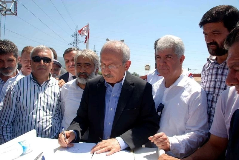 CHP Lideri Kılıçdaroğlu, İsdemir işçisine destek verdi