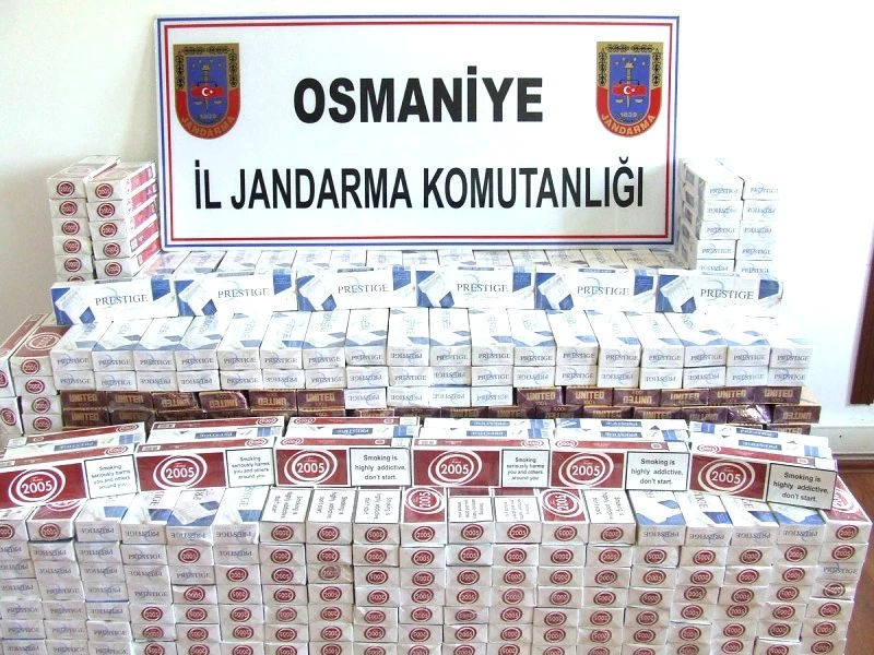 Valizlerin içerisinden 12 bin 940 paket sigara çıktı