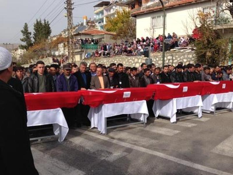 CHP Ermenek madencilerinin cenazelerindeydi