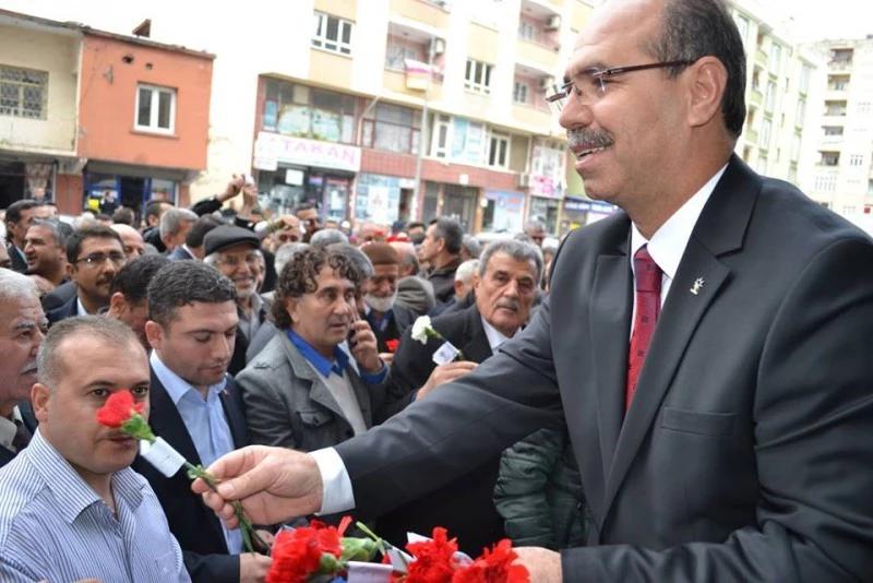 Durmuşoğlu Miting Gibi Kalabalıkla Müracaat Yaptı