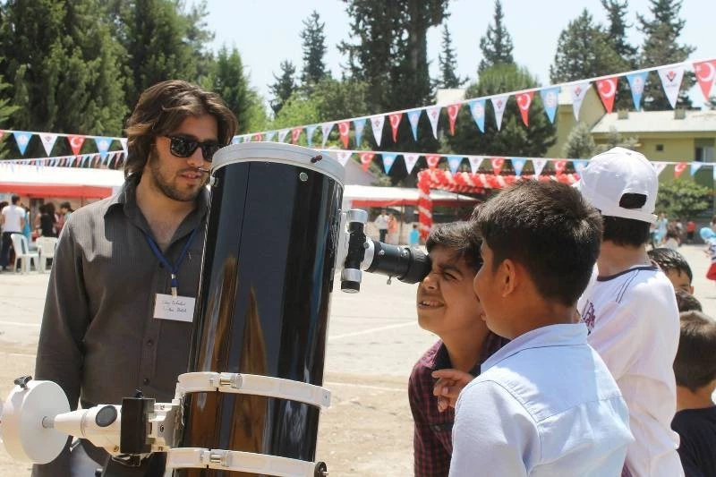 Öğrenciler dev teleskopla Güneş`i izledi