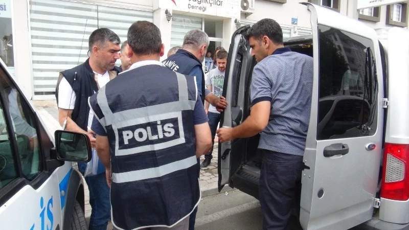 Osmaniye?deki STK?lara yönelik arama ve el koyma işlemi sona erdi