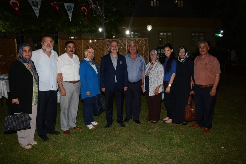 Başkan Kara`dan, meclis üyeleri ve muhtarla iftar