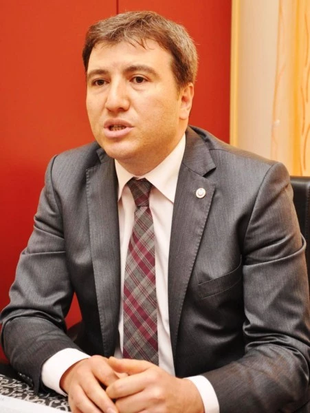 Hissi olmasa bile her gün en az 2,5 litre sıvı tüketin