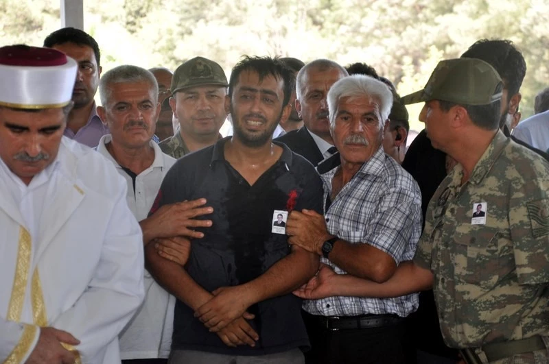Şehit Sarak`ın cenazesinde göz yaşları sel oldu aktı