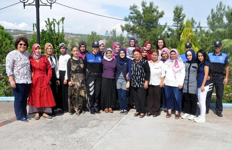 Osmaniye`de Kursiyer bayanlar, Polisevinde piknikte buluştu