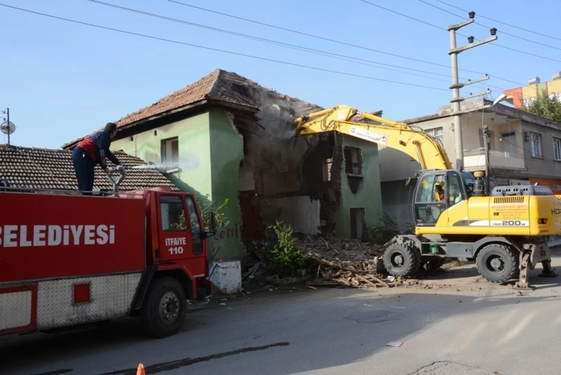 Raufbey`de Yol Açma Çalışması Yılların Özlemini Giderdi