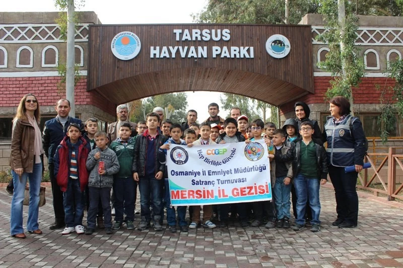 Satrançta dereceye giren öğrenciler geziyle ödüllendirildi