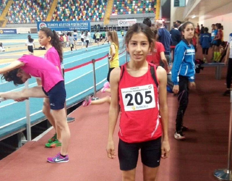 Osmaniyeli Aslıhan, ilk yarışında Türkiye altıncısı oldu