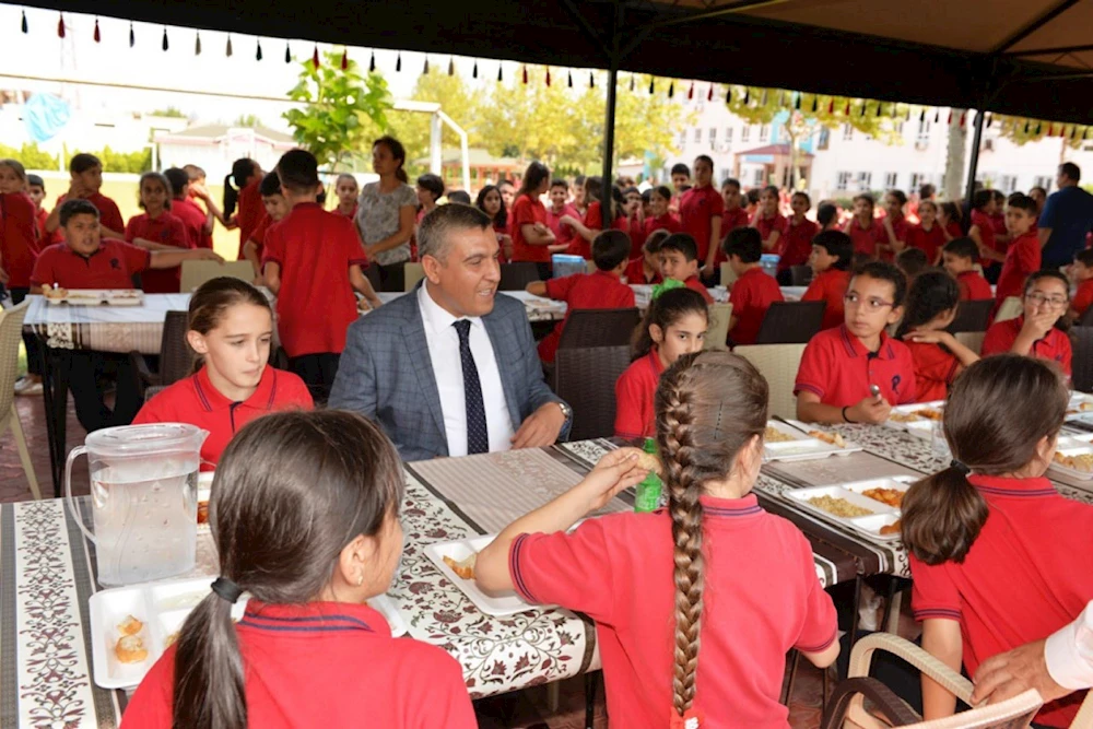 Okul bahçesine otağ kuruldu