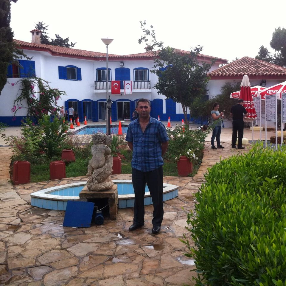 Evinin önünde, arabasının içinde intihar etti