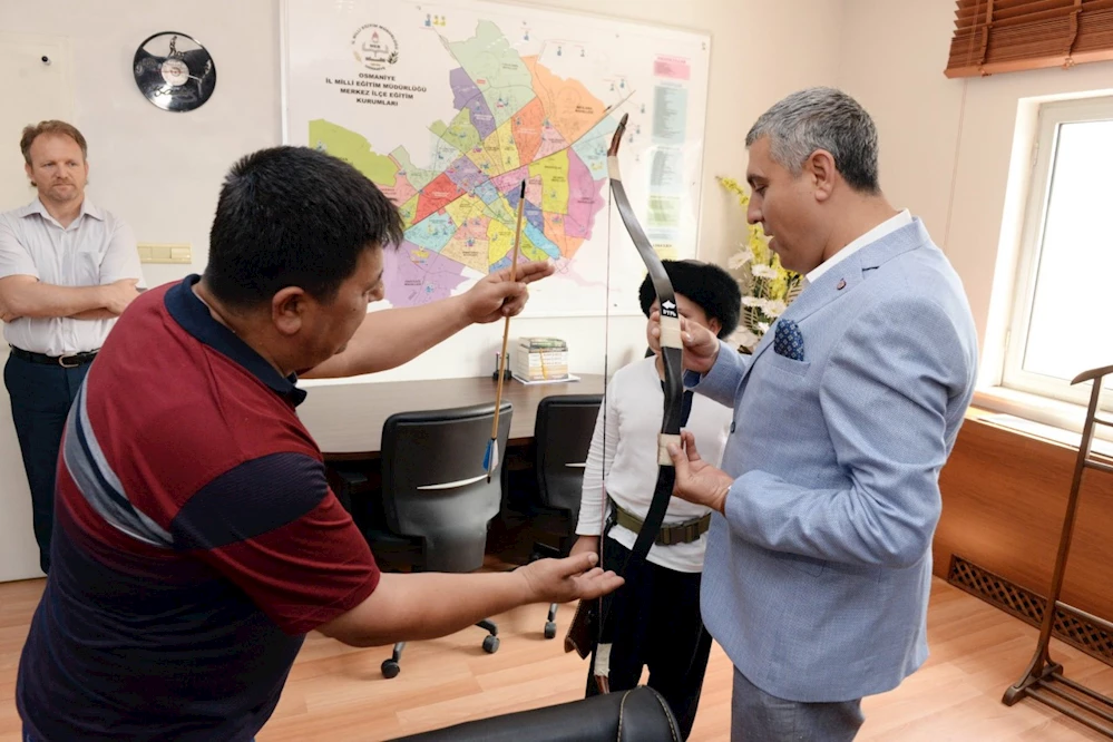 Okçulukta Dünya şampiyonu olan öğrenci ödüllendirildi