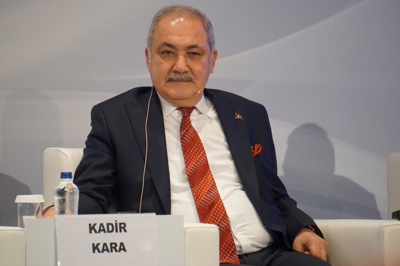 Osmaniye Belediye Başkanı Kadir Kara,Akdeniz Ekonomik Forumuna konuşmacı olarak katıldı
