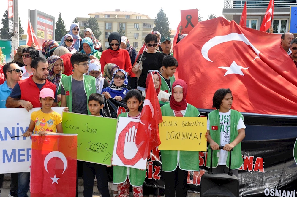 Çocuk istismarına dikkat çekmek için yürüdüler