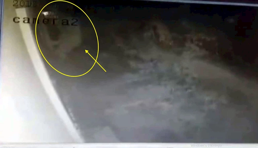 Tırmanarak girdiği evden hırsızlık yaptı, kameralar sayesinde yakalandı