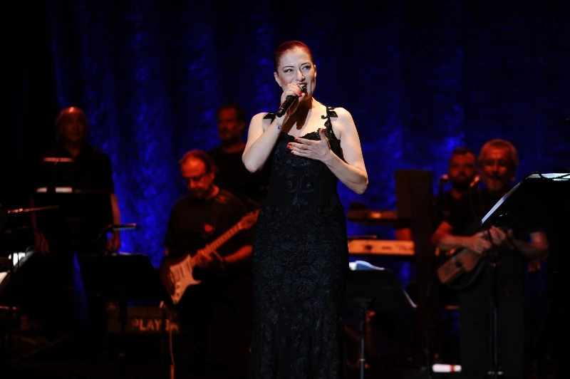 Candan`dan Kuşadası Halkına Müjde: ``Artık Daha Sık Görüşeceğiz``