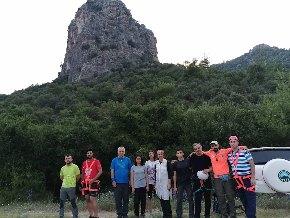 Gönüllülere, arazide uygulamalı dağcılık eğitimi verildi O