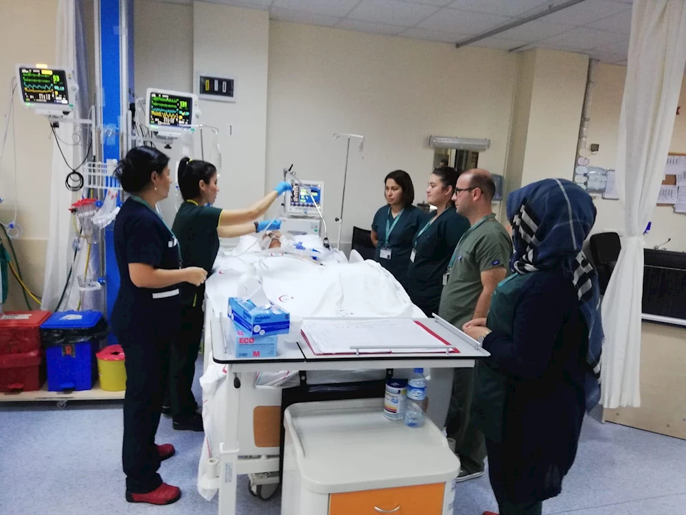 Yoğun bakım hemşireliği sertifikalı eğitim programı başladı