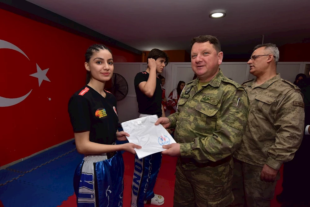 Garnizon ve il jandarma komutanından sporculara ziyaret