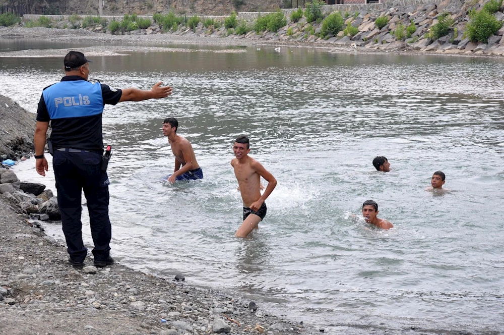 Osmaniye`de polis boğulmalara karşı uyardı