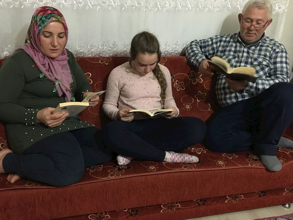 Kahve bahane kitap okumak şahane