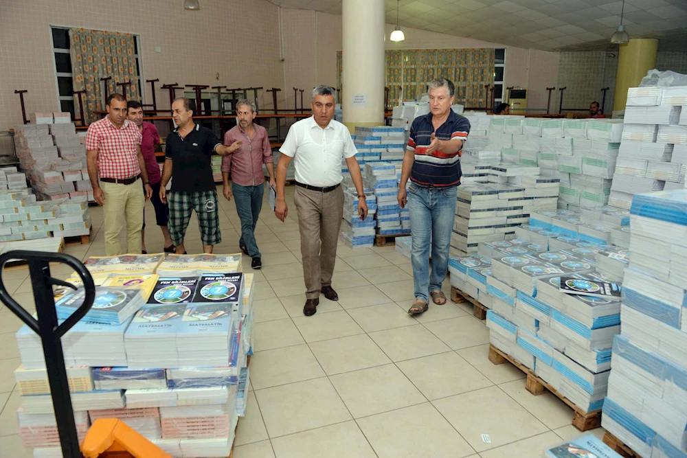 Öğrencilere ücretsiz dağıtılacak 669 bin ders kitabı okullarda