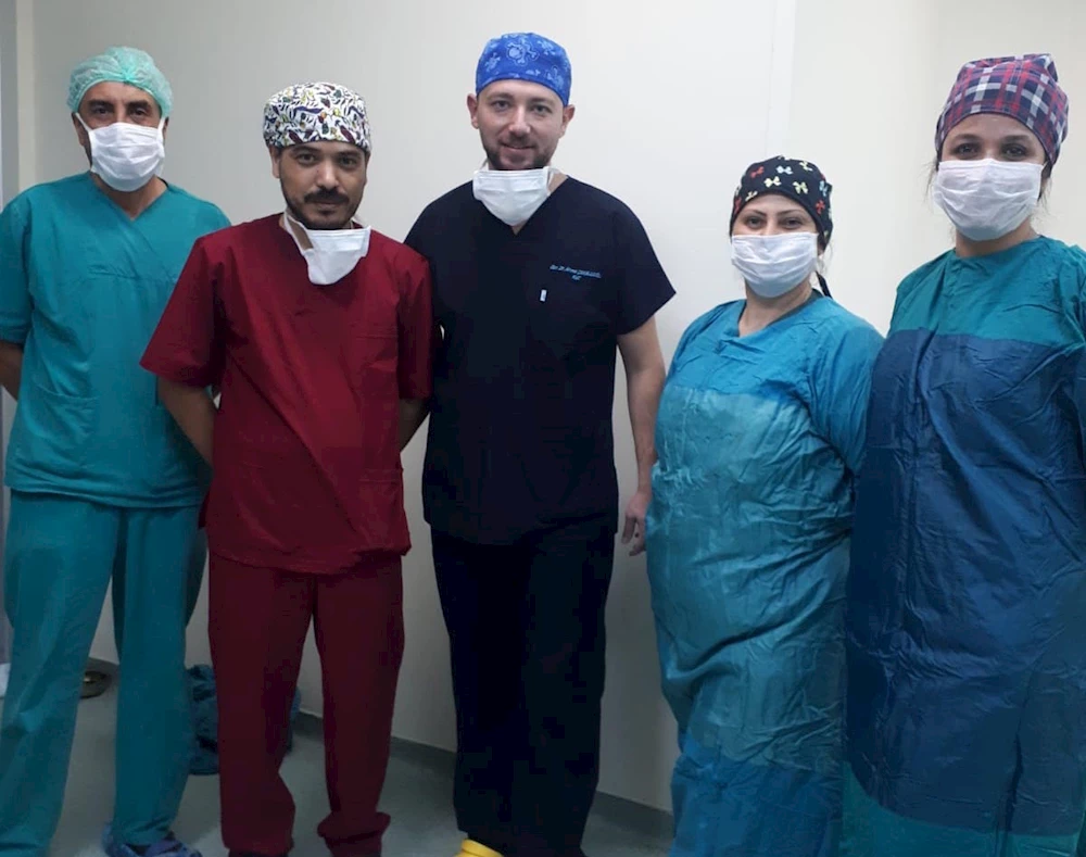 Göğüs boşluğundan 13 santim büyüklüğünde kitle çıkarıldı