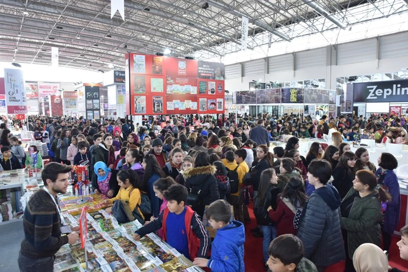 Çukurova 12. Kitap Fuarı Ziyaretçi Rekoruyla Sona Erdi
