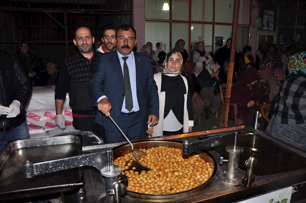 CHP`li Başkan Adayı, şehitler için lokma döktürdü