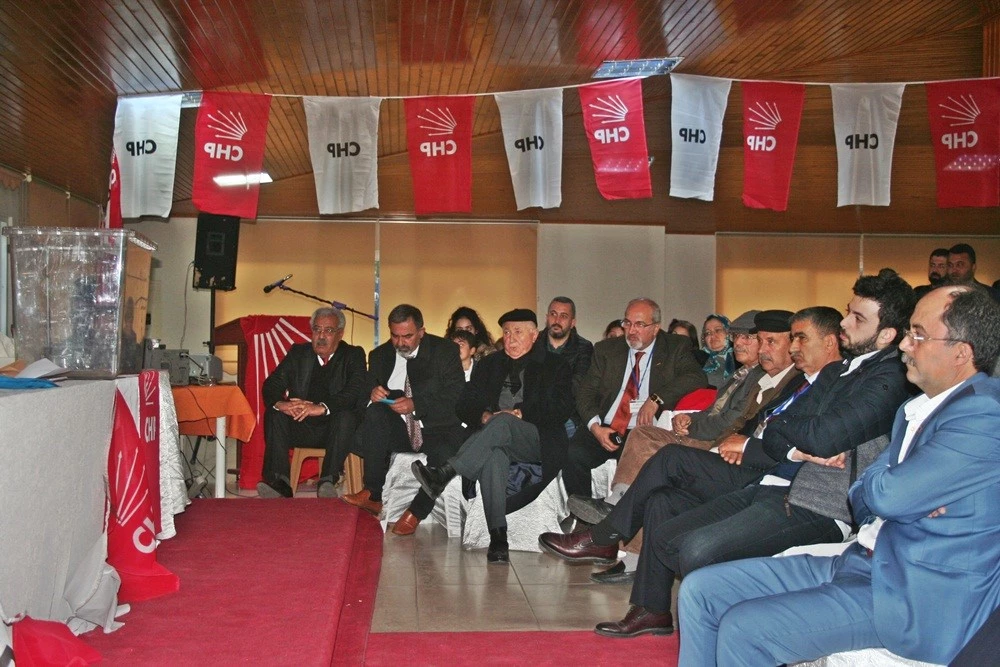 Erzin CHP?de yeni Başkan Av. Akif Özer