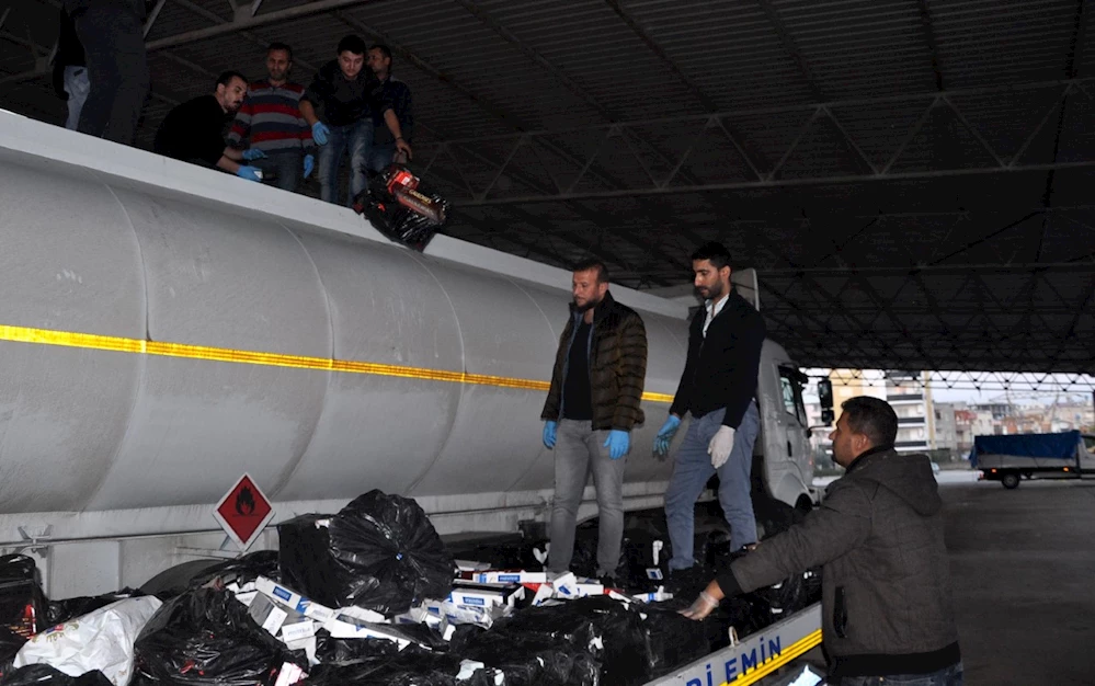 Yakıt tankerindeki zuladan kaçak sigara çıktı