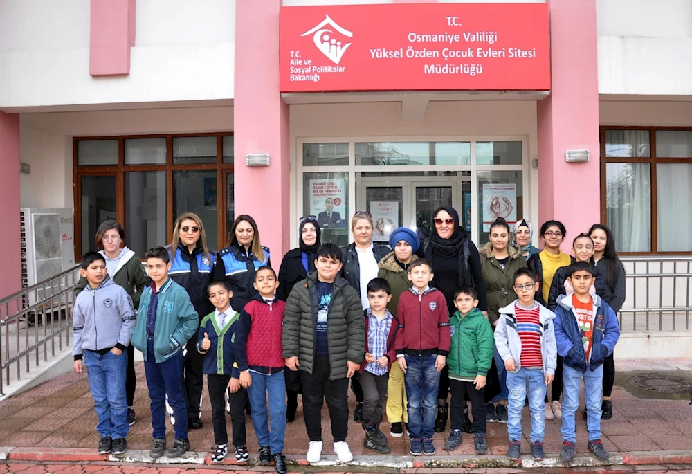 Osmaniye polisi, kimsesiz çocukları gezdirdi